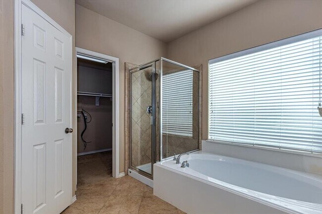 Building Photo - 4531 Long Creek Dr