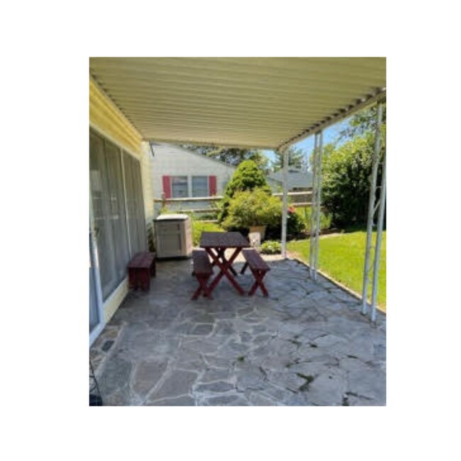 Back Patio - 2409 Woodcroft Rd