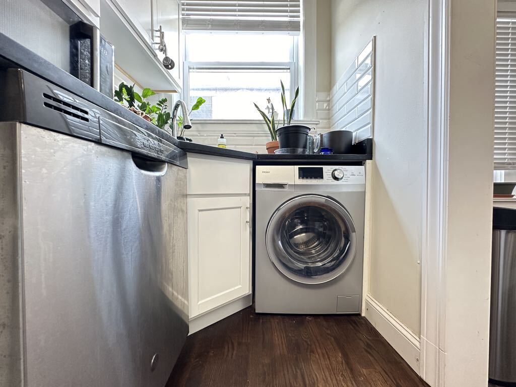 Building Photo - 327 Kedzie St