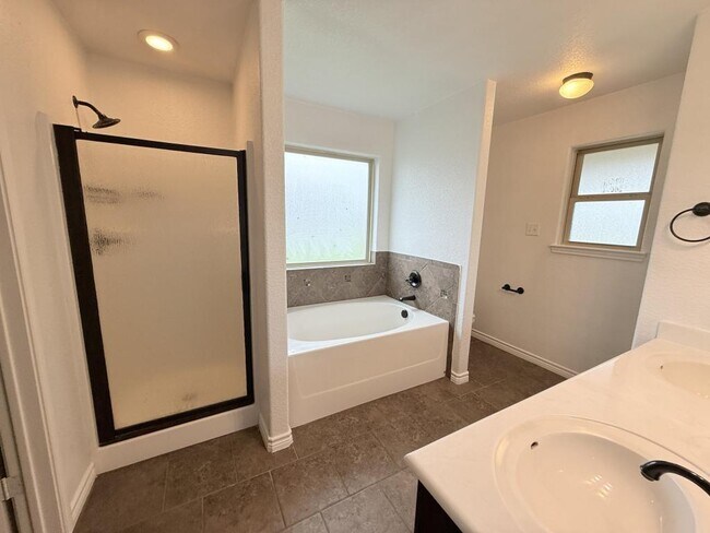 Building Photo - 3906 Anvil Range Rd