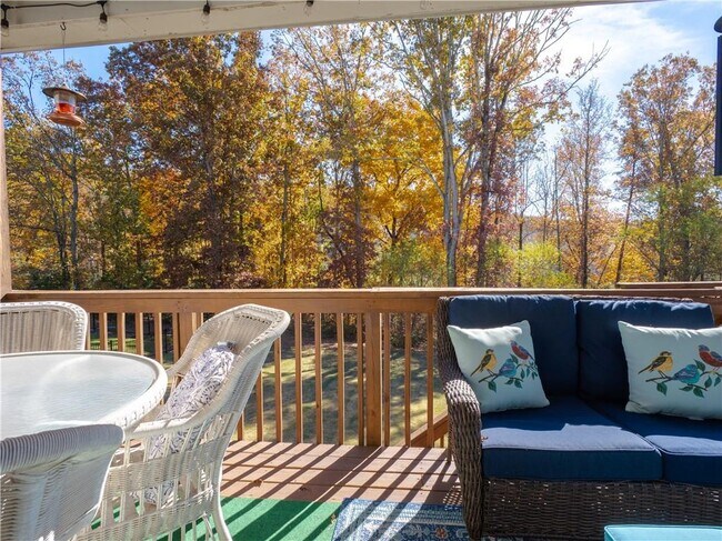 Building Photo - 2720 Canter Meadow Dr