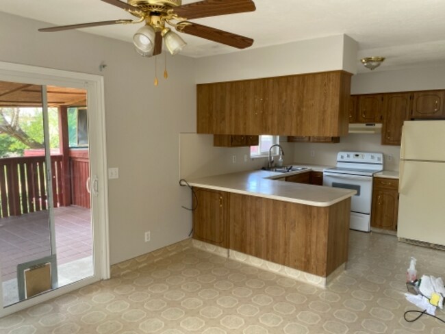 Building Photo - 521 W 400 N