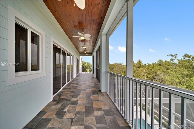 Building Photo - 2 Flamingo Hammock Rd