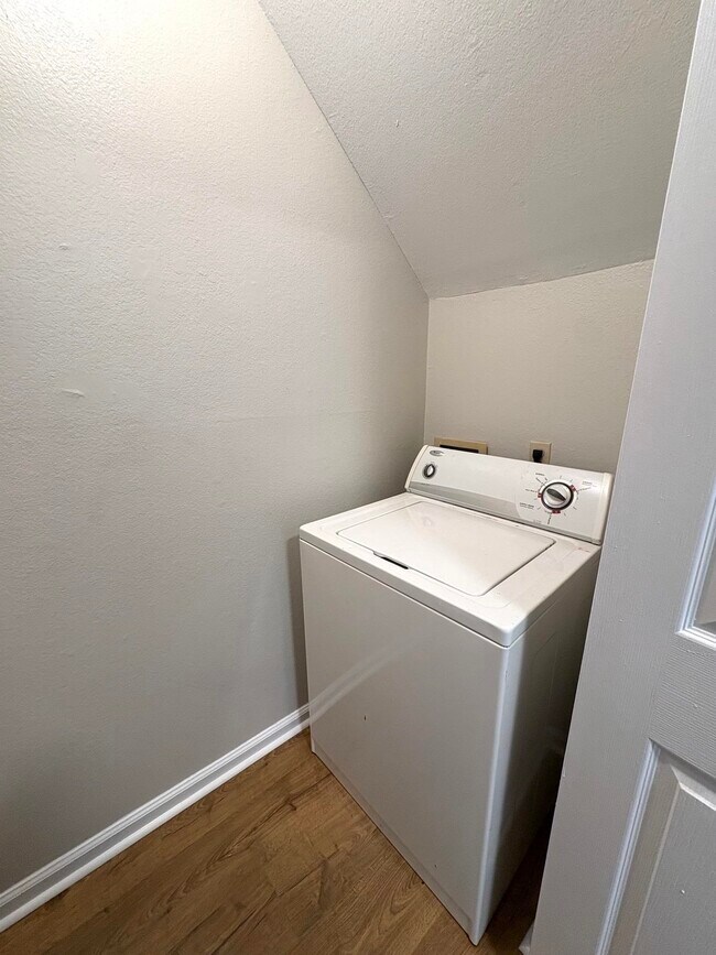 Building Photo - 2189 Timberwood Cir N