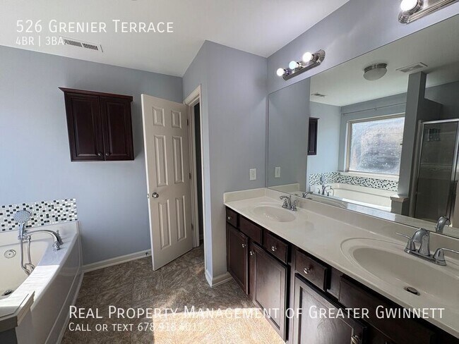 Building Photo - 526 Grenier Terrace NE