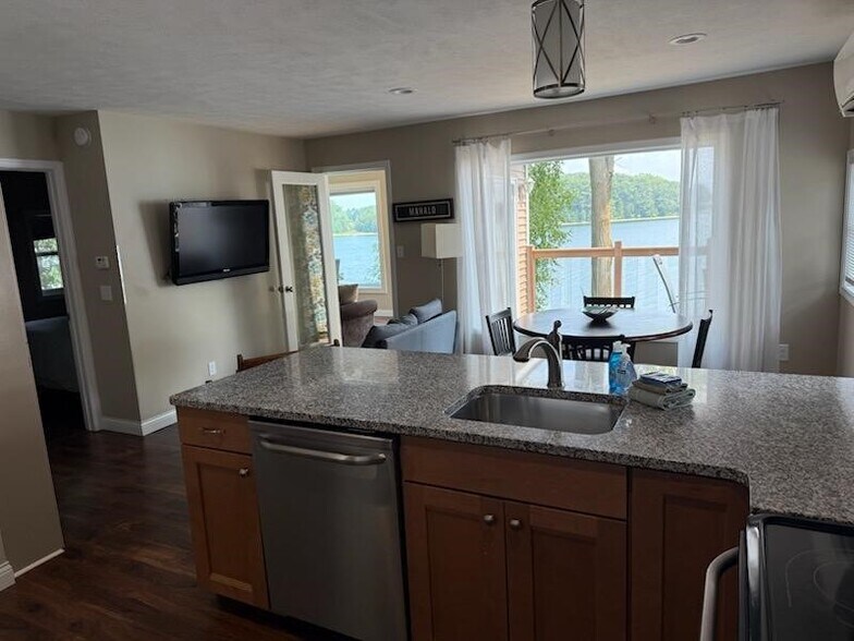 Primary Photo - 53 Greer Dr