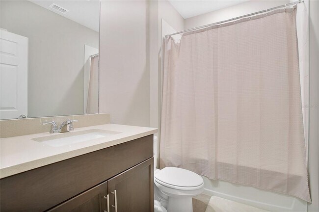 Building Photo - 527 Amadoras Wy