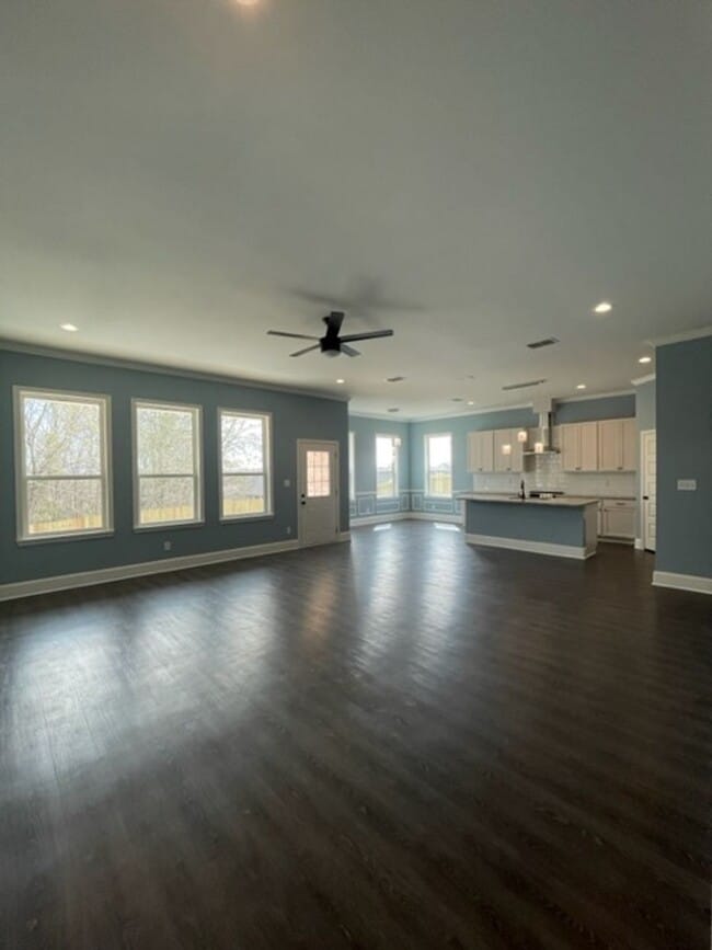 Building Photo - 1033 Stagecoach Bend