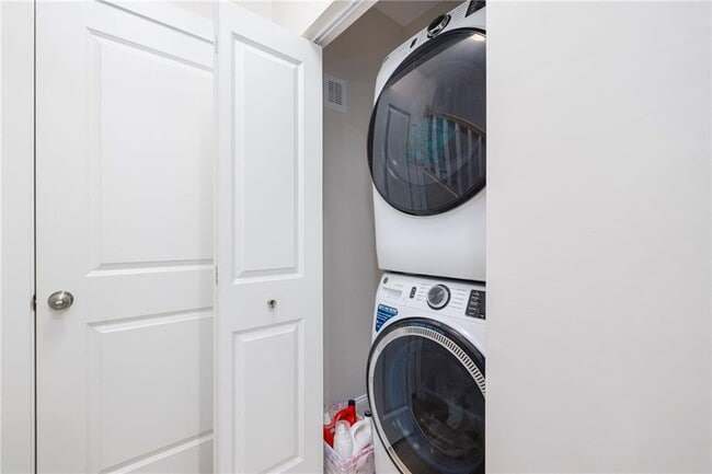 Building Photo - 46 W Valley Cir