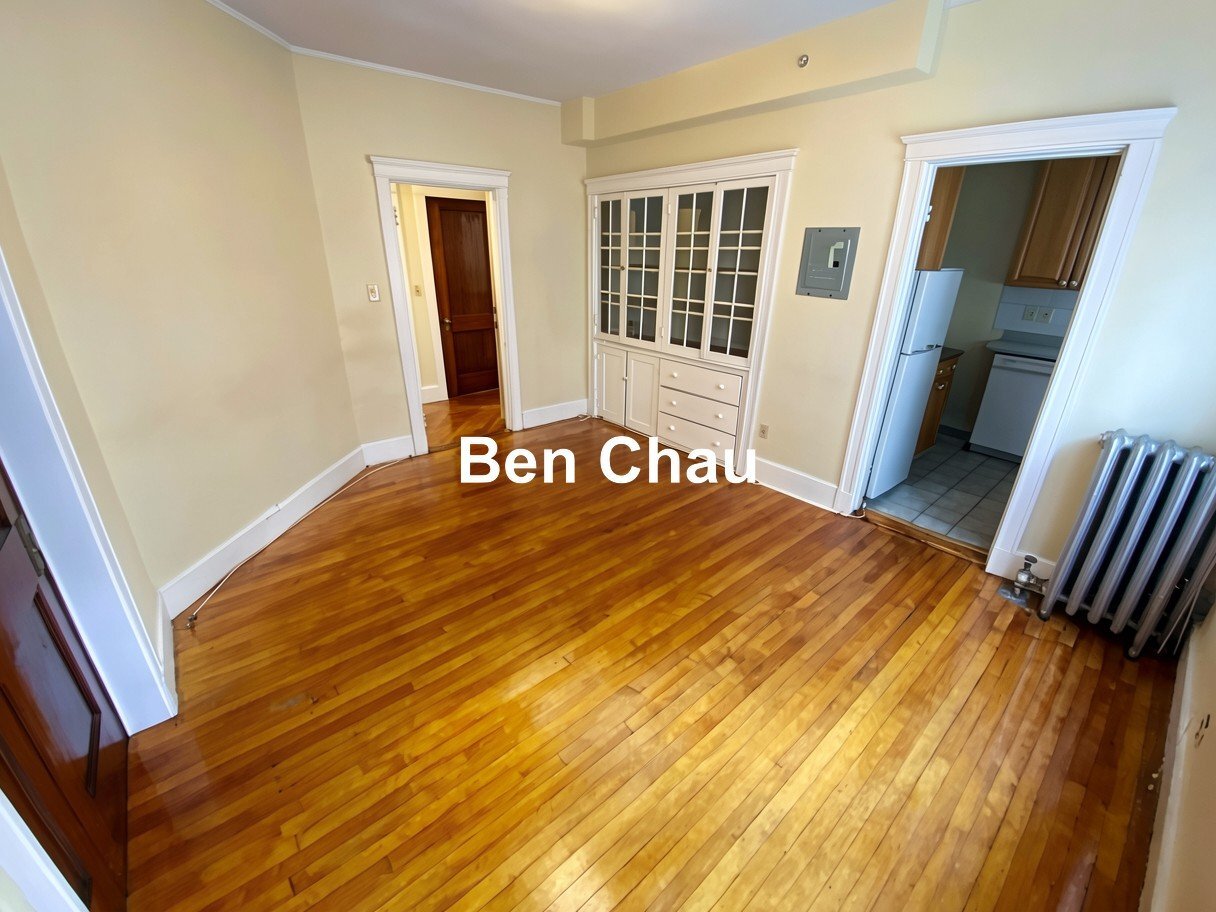 Building Photo - 158 Magazine St