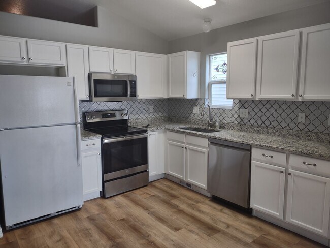Building Photo - Amazing ranch style home