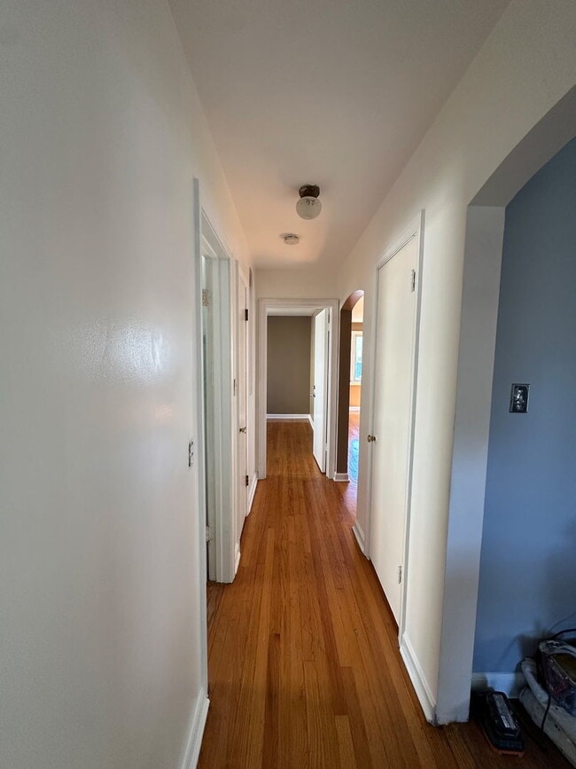 Building Photo - 208 27th Ave