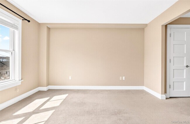 Building Photo - 225 Stanley Ave