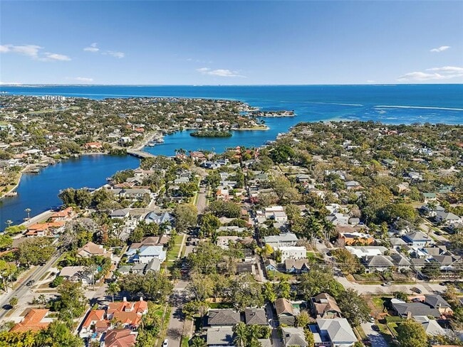 Building Photo - 344 21st Ave NE