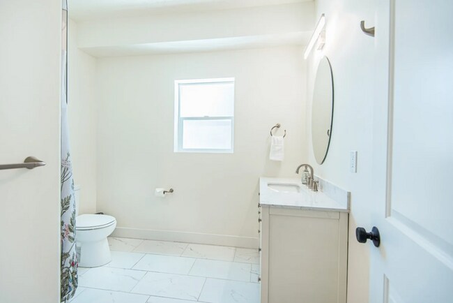 Building Photo - 343 E Coatsville Ave