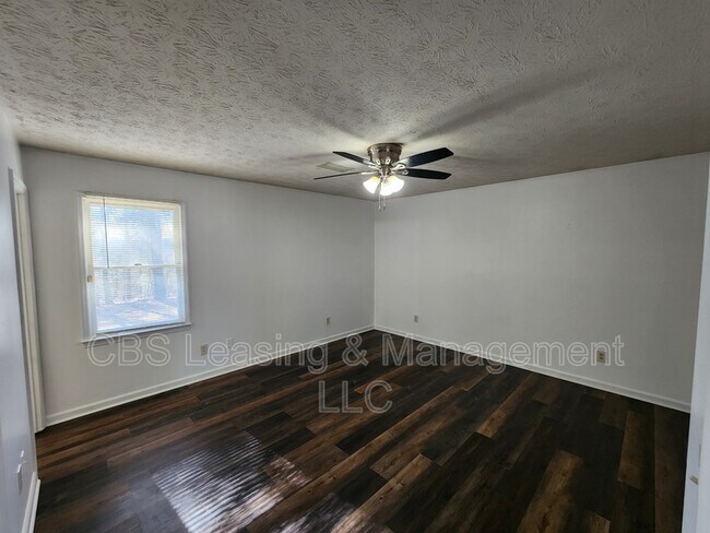 Building Photo - 710 Rodney St