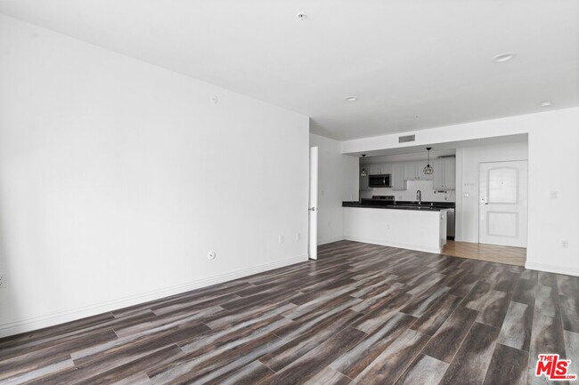 Building Photo - 3740 Santa Rosalia Dr