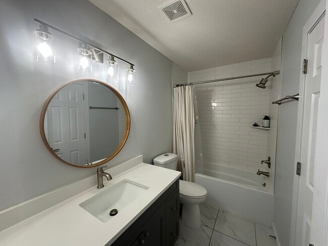 Building Photo - 1848 Parkway Ave