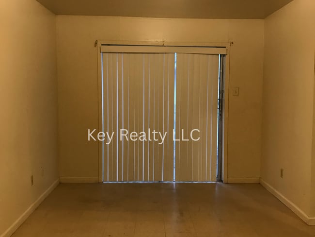 Building Photo - 913 - B College Drive - Pineville MOVE IN ...
