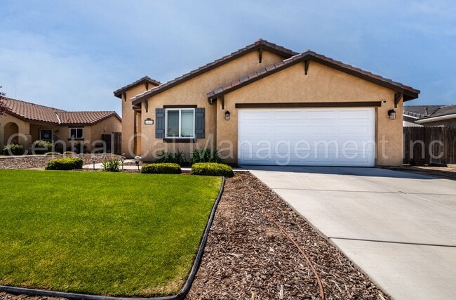 Primary Photo - 3 Bedroom/2 Bath Home in Tyner Ranch - $22...