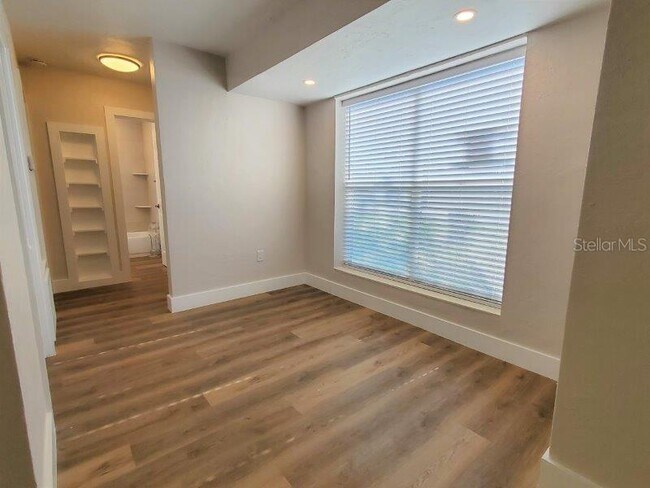 Building Photo - 2472 Picnic St