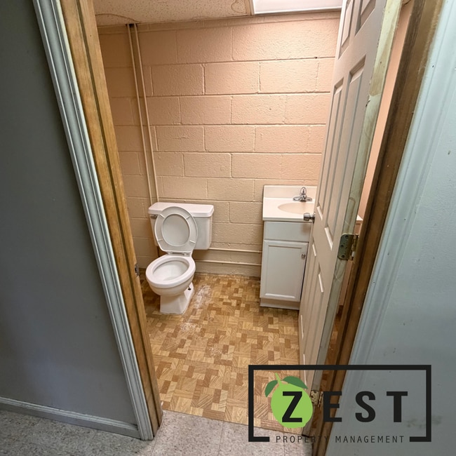 Building Photo - Excellent 3 Bed 1.5 Bath with basement & garage only $1,250/mo!  Open House Friday March 20th 3-3...