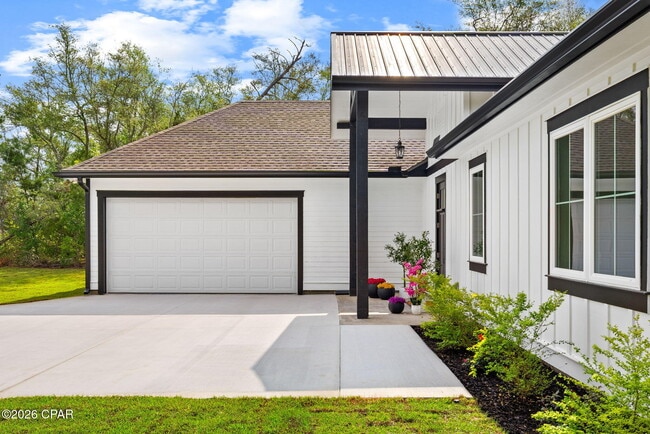 Building Photo - 114 Lake Merial Trail