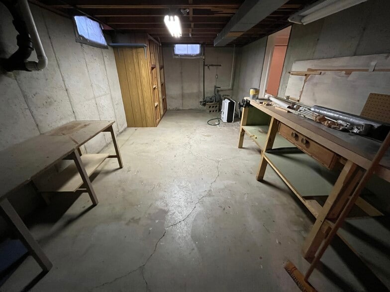 Building Photo - 350 W Mae Rose Ave