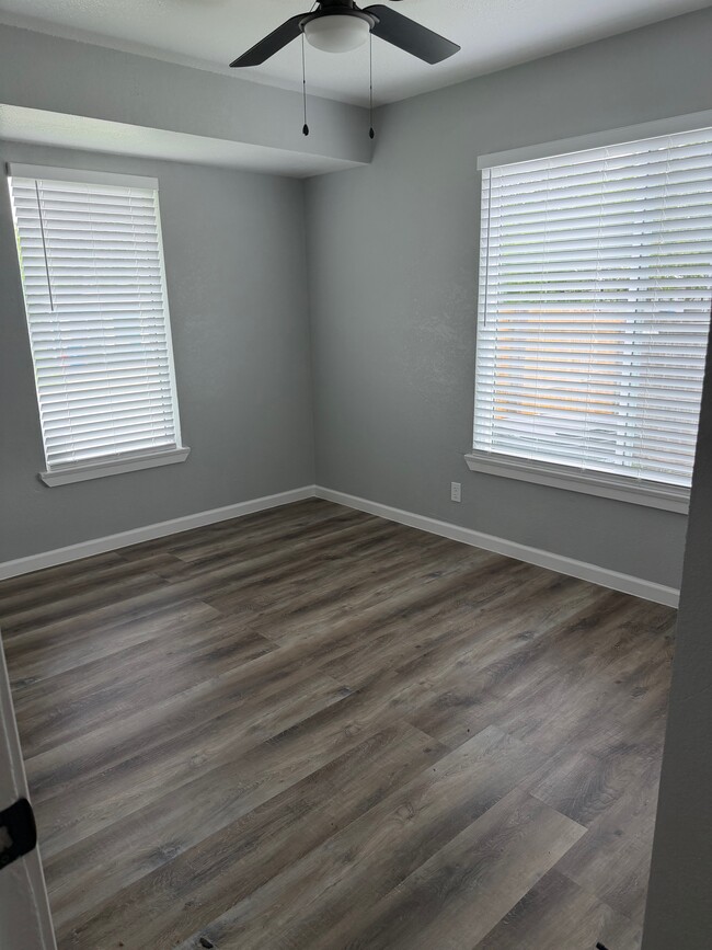 Building Photo - 12 Pershing