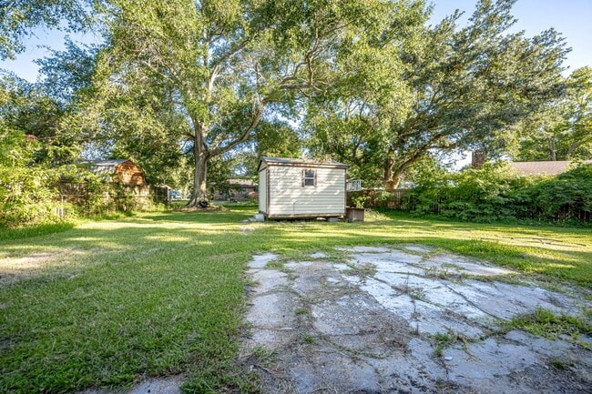 Building Photo - 3 Bed 1 Bath Home In Pascagoula - New Appl...