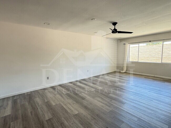 Building Photo - 3617 S Siesta Ln