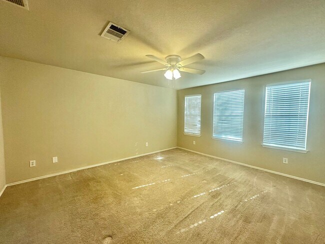 Building Photo - 4 BED 3 BATH IN ROUND ROCK TX