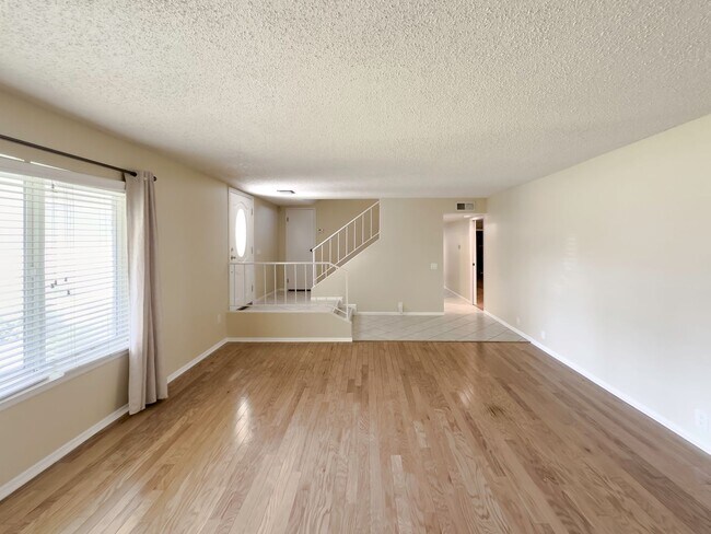 Building Photo - ~POOL HOME~ For Rent in Mission Viejo! 5 Bedrooms!