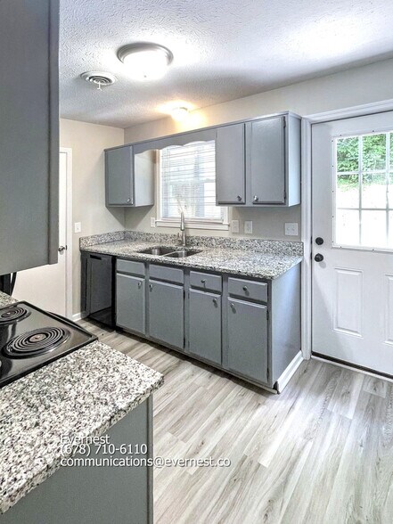Building Photo - 483 Ellenwood Dr