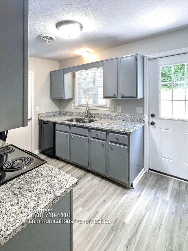 Building Photo - 483 Ellenwood Dr