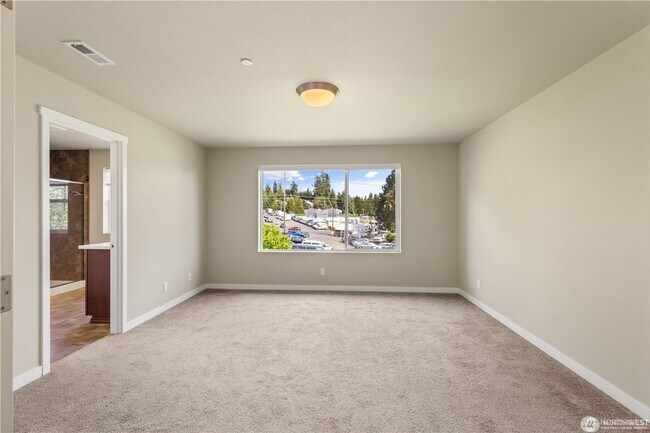 Building Photo - Newer Modern Townhome, Attached 2 car garage, Bedroom and bath on ground level