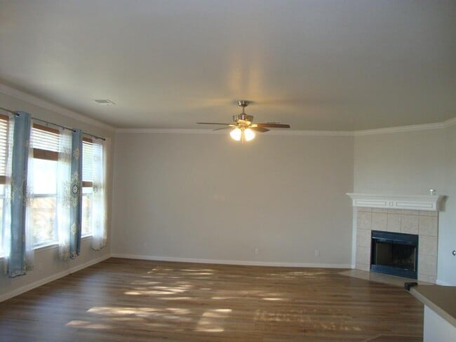 Building Photo - 503 Ambrose Dr