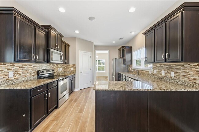 Building Photo - Spacious 5-Bedroom Home in the Live Oak Community – Richmond Hill, GA
