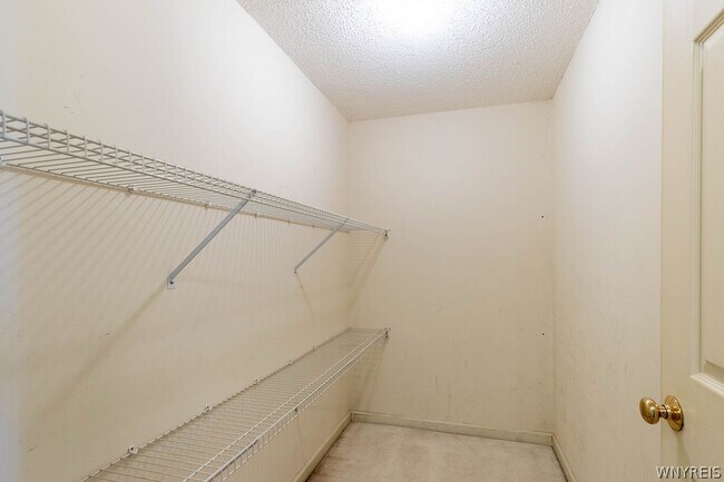 Building Photo - 319 King Peterson Rd