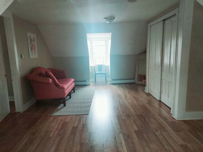 Building Photo - 50 Oliver St