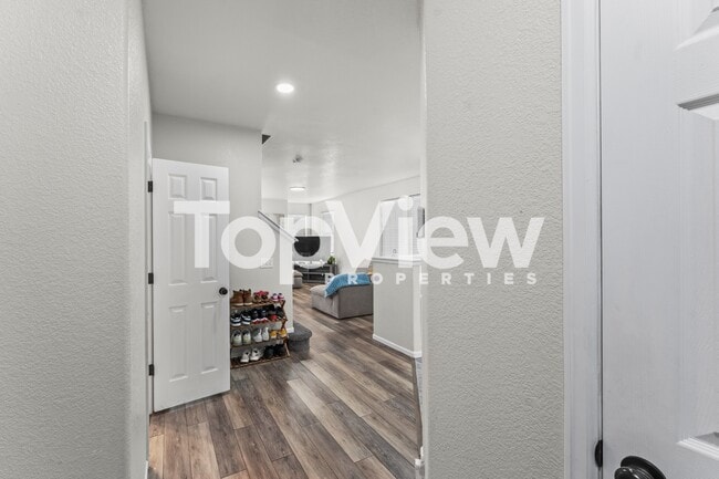 Building Photo - 2259 Falkirk Dr