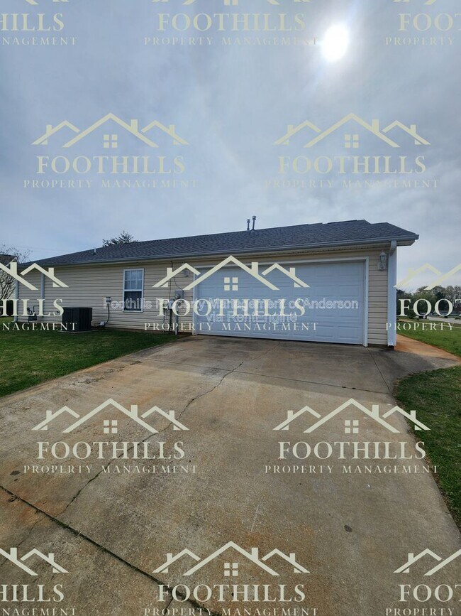 Building Photo - 131 Veranda Cir