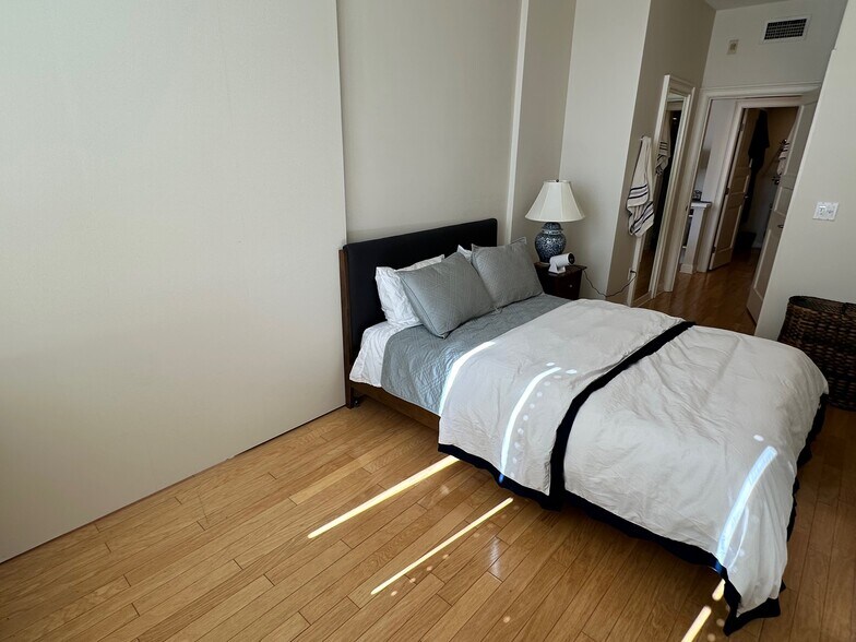 Building Photo - 160 Commonwealth Ave