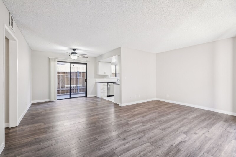 Building Photo - 507 E Cedar Ave