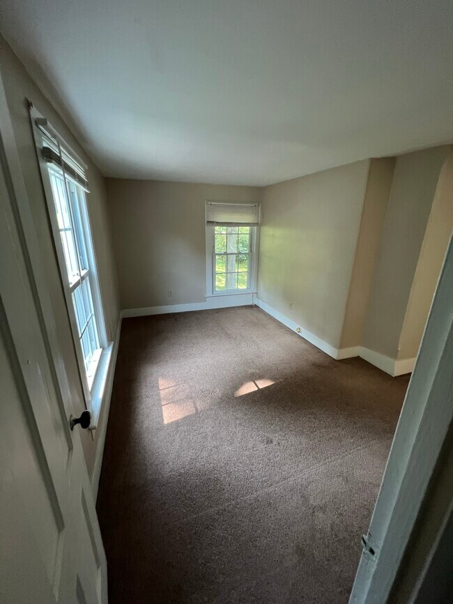 Bedroom 4 - 535 Bunker Hill Ave