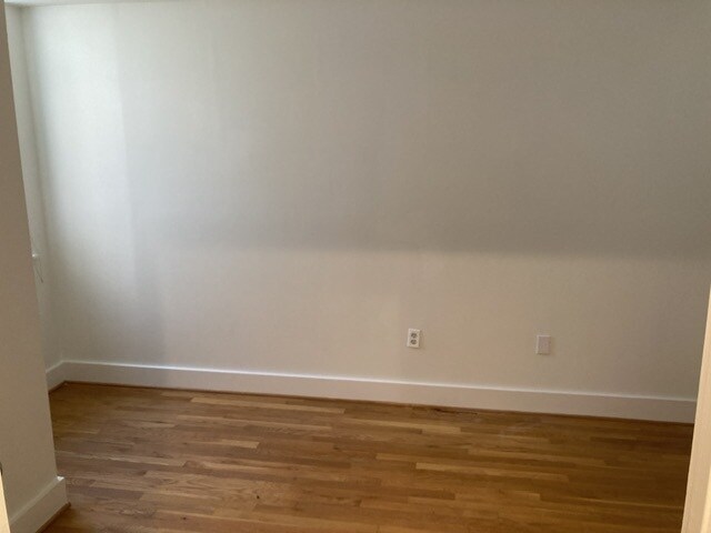 middle bedroom - 1326 Emerald St NE
