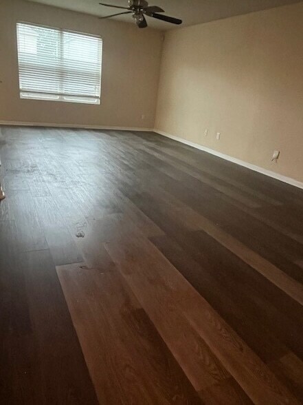 Building Photo - 3203 Apple Dale Dr