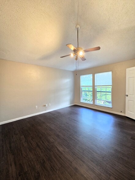 Building Photo - 11515 Meadow Pines Ct