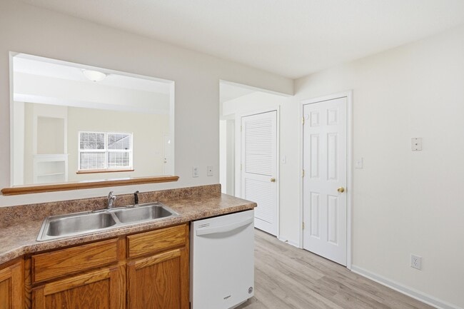 Building Photo - 1709 Juniper Dr