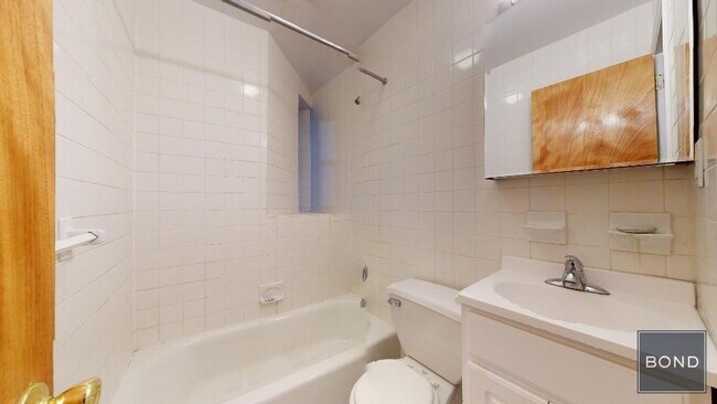 Building Photo - 417 E 65th St